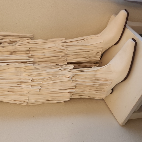 Dolce & Gabbana Shoes - ♤ Dolce and Gabbana White Leather Boots with White Fringe